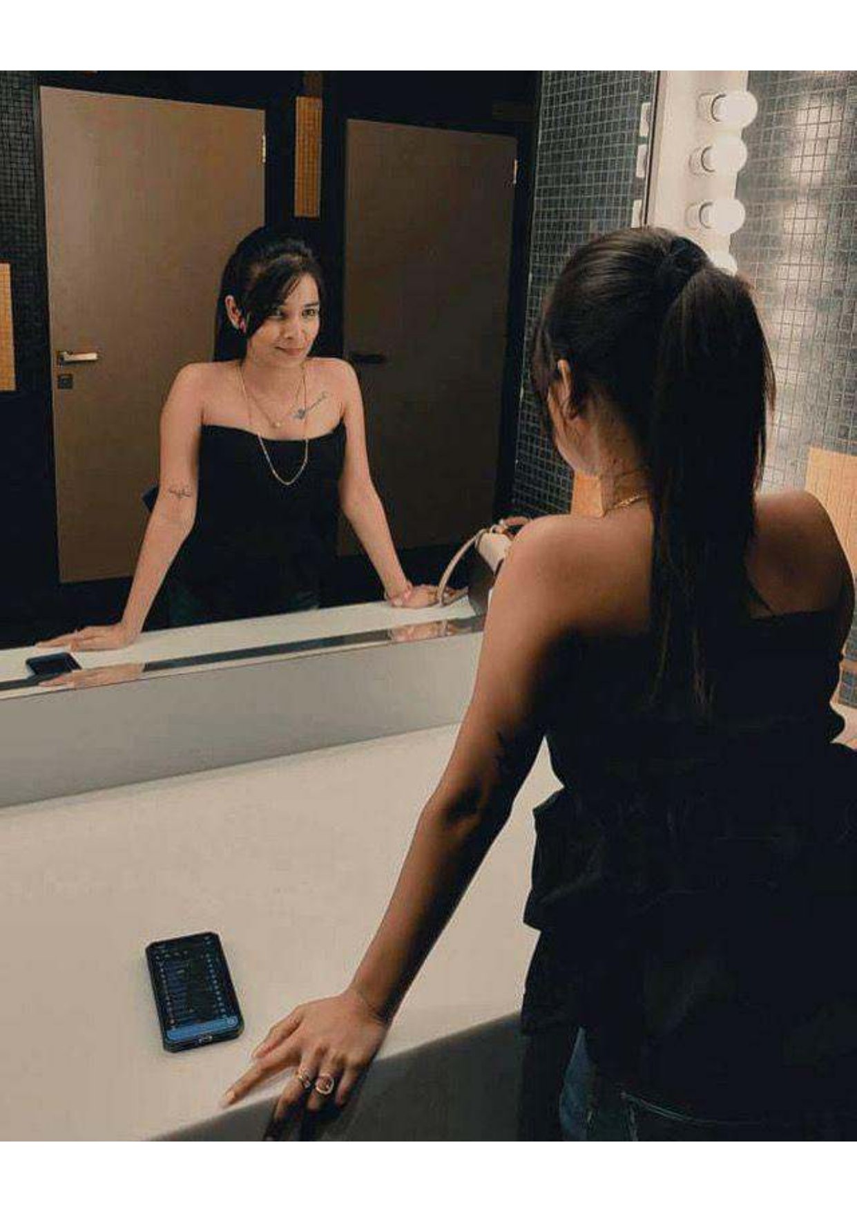 /storage/photos/1/Vichuthra-kingfisher-girl/KINGFISHER CALENDAR GIRL_page-0006.jpg